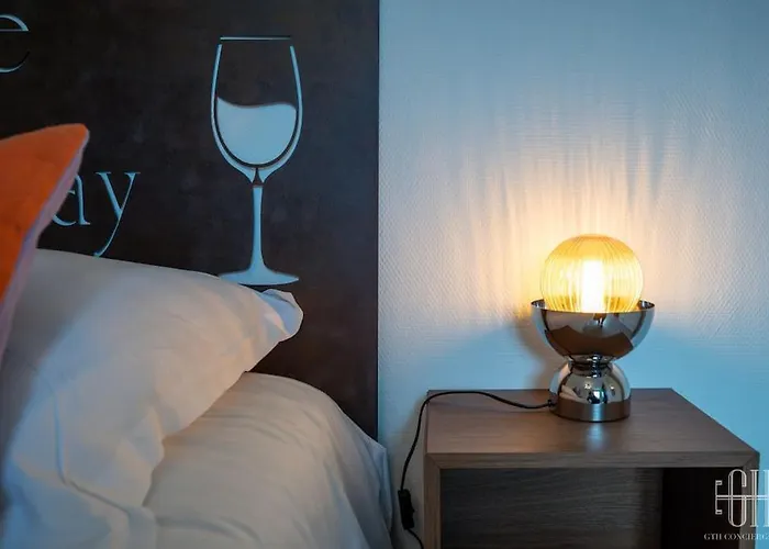 Grand - Proche Bord De Loire - Wifi * Tours